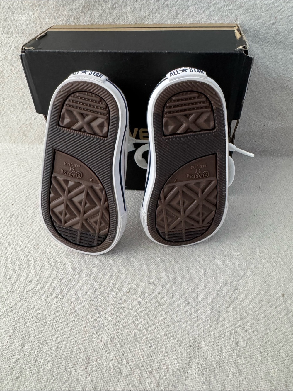 NIB Unisex Infant Converse Kid’s Chuck Taylor All Star Low Top Sneaker - Picture 6 of 10